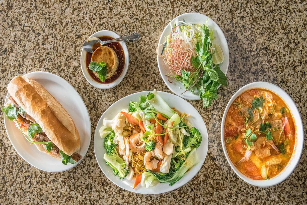 Thanh Vi · Vietnamese · Noodles · Vegetarian · Soup