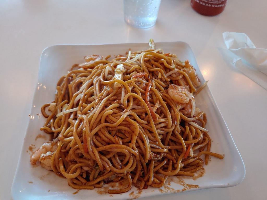 Yins Chinese restaurant · Chinese · Seafood · Chicken · Noodles