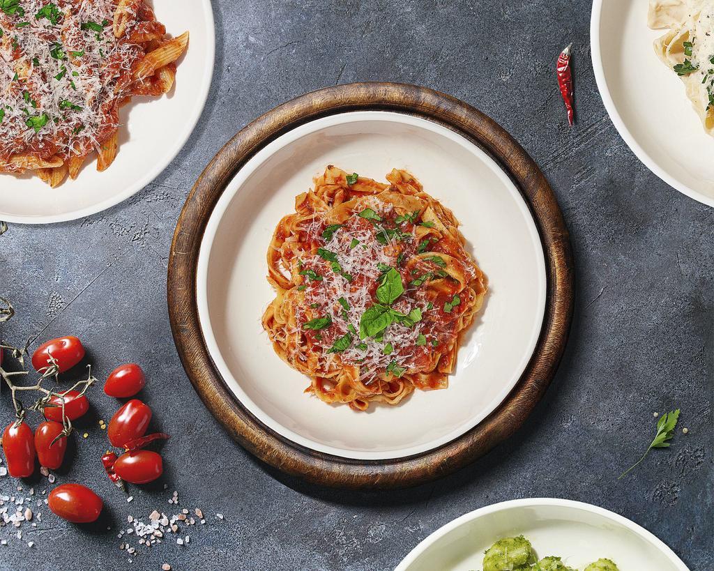 Kitchen Napolitana · Italian · Delis · Pizza