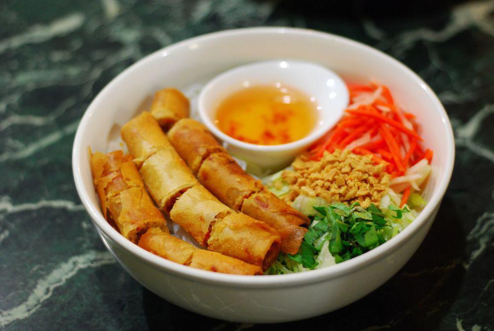 Pho 25 · Vietnamese · Thai · Noodles · Sandwiches · Salad