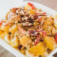Escamocha · Fruit salad topped with granola walnuts and sweet condensed.