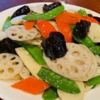 荷塘月色／Assorted Fresh Vegetables · with slice lotus root，snow peas, black mushroom