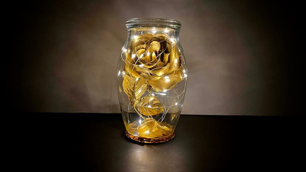 28 Karat Magical · Gold rose with fallen petals and led lights!!!!!!