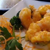 Lemon Honey Walnut Shrimp 核桃虾 · Jumbo shrimp, broccoli, lettuce with chef's lemon honey cream sauce mix and walnuts.