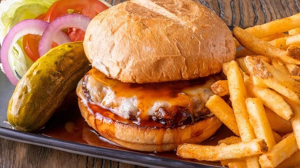 Winger Burger · 100% fresh ground chuck smothered in our Original Amazing sauce with Swiss cheese and mayo.
Served with lettuce, tomato, pickle & onion
CAL. 940 - 1480