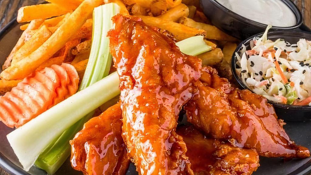 Sticky Finger Dinner · Our Famous Sticky Fingers smothered in the sauce of your choice. Four Famous Fingers served with seasoned fries and miso-ginger coleslaw.
CAL. 870 - 1400