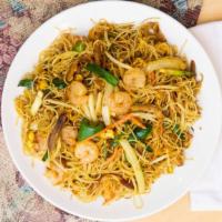  星加坡炒米粉 / Singapore Style Rice Noodle · Hot & spicy.