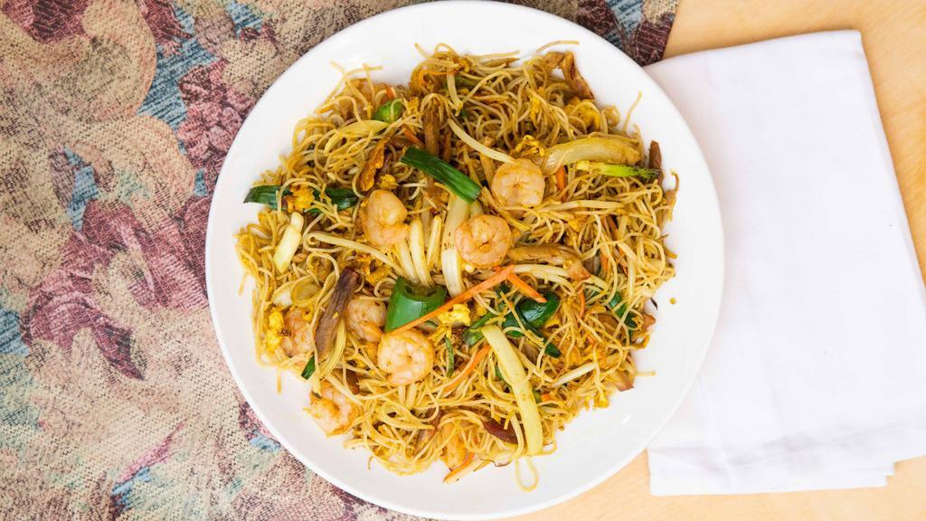  星加坡炒米粉 / Singapore Style Rice Noodle · Hot & spicy.