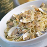 Linguini & Clams · Hard shell & baby clams in a white wine sauce