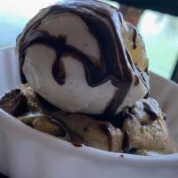 Cookie Pie · Chocolate chunk cookie dough, vanilla bean gelato & chocolate drizzle