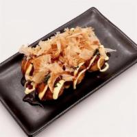 Takoyaki Octopus Dumplings · たこ焼き（６つ） Octopus dumplings with aonori, okonomi sauce, mayo and bonito flakes