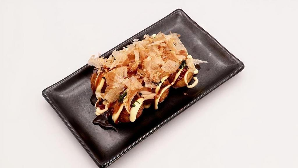 Takoyaki Octopus Dumplings · たこ焼き（６つ） Octopus dumplings with aonori, okonomi sauce, mayo and bonito flakes