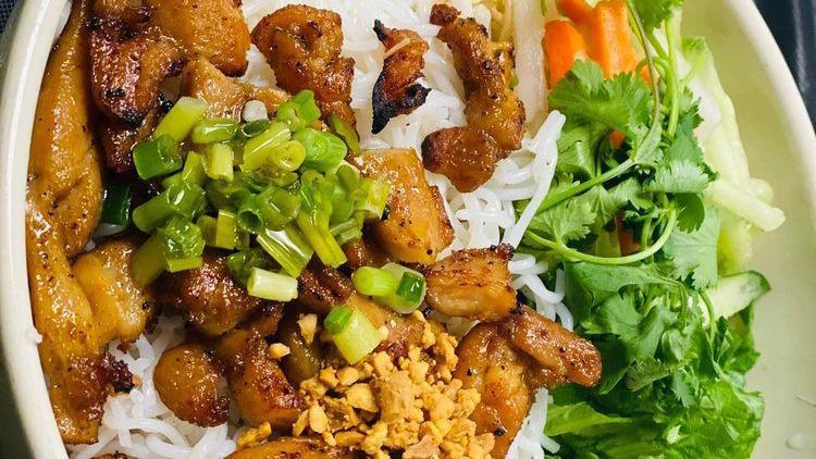 House Special Combination / Cơm Thit Nuòng Tôm Rim Op La, Chả Giò · Sliced grilled pork Vietnamese pork and simmered shrimp with fried egg and egg roll.