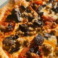 Mom & Dad'S Pizza · pomodoro, mozzarella, sausage, pepperoni, mushroom