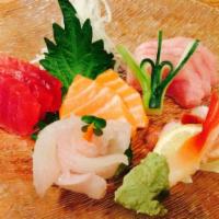 Sashimi Moriawase · Assorted sliced raw fish.