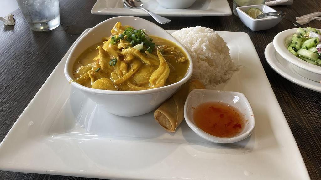 Yellow Curry · Mild. Yellow curry in coconut milk with potatoes and onions.