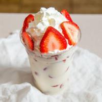 Fresas Con Crema · Fresh strawberries, cream, whipped cream.