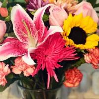 Designers Choice Bouquet No Vase · Designers choice of flowers no vase 
Beautiful Bouquet with cheery bright assorted flowers w...