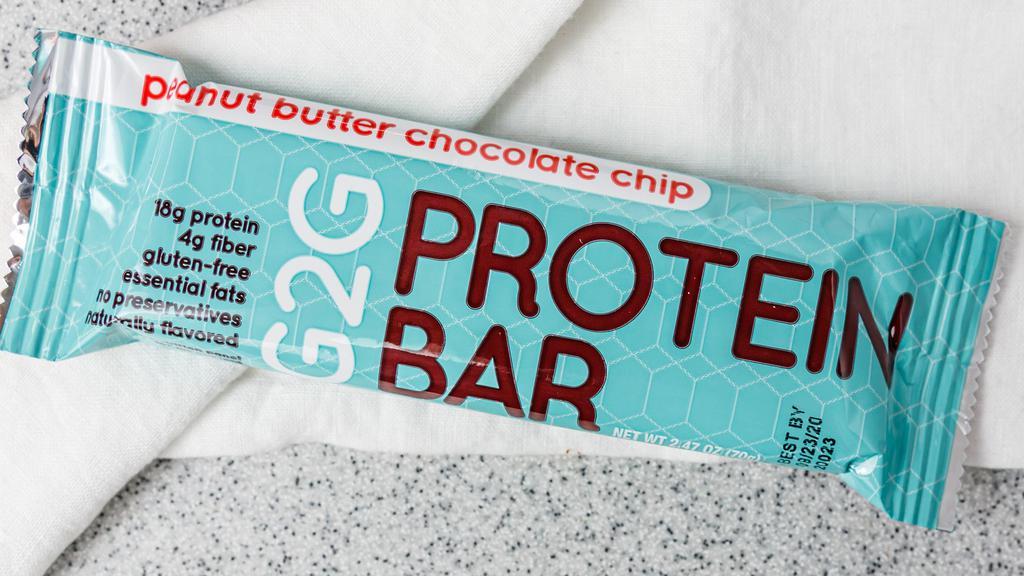 G2G  Protein Bar Peanut Butter Chocolate Chip · G2G  Protein Bar Peanut Butter Chocolate Chip! With 18grams of Isolate Whey Protein and 4G of Fiber. Gluten Free and packed with Essential Fats. Made in the USA with no preservatives and pressed fresher and refrigerated for ultimate freshness and taste!