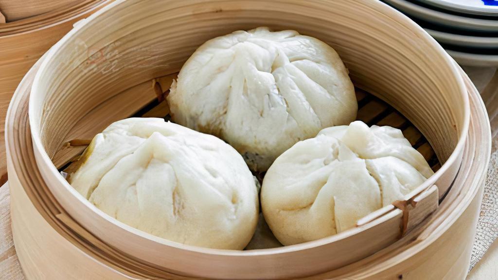 Bbq Pork Bun (6Pc) 秘制酱猪肉包 · 