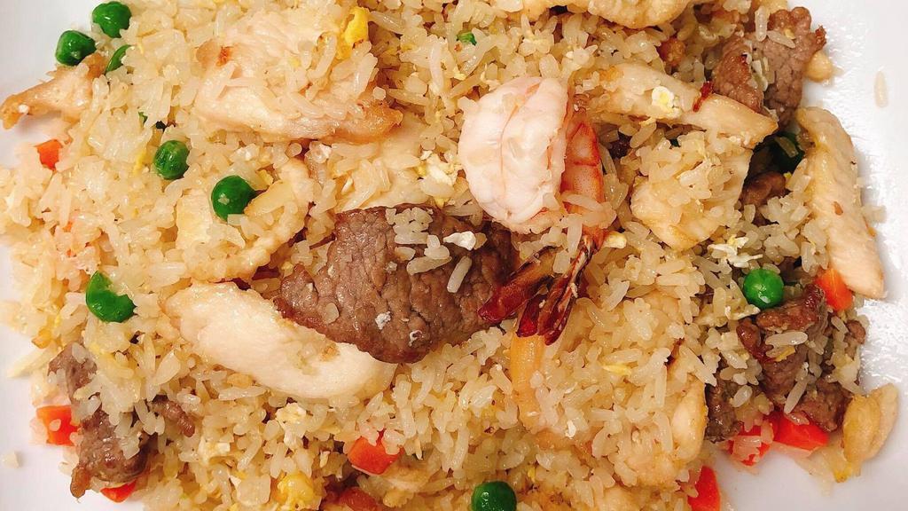 Fried Rice · Choice of chicken, beef, tofu, shrimp or combo with mix vegetables.