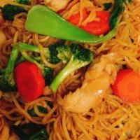 Lomein · Choice of chicken, beef, shrimp or combo and noodles stir-fried in a wok with onion, carrot ...