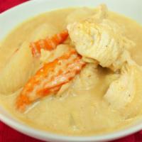 Yellow Curry · Yellow curry paste, coconut milk, potato, carrot and onion with rice.
