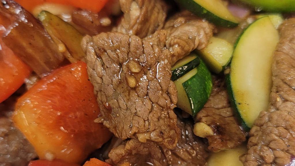 Thai Curry Lime Beef · Stir fry beef with bell peppers and onions in curry and fresh lime juice. Hot and spicy.