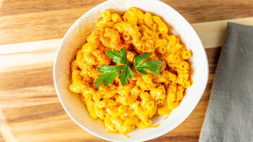 Mac & Cheese · Macaroni stirred with our in house Solár cheese sauce.
100% Plant-Based Vegan.