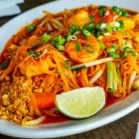 Pad Thai · Rice noodles with egg, green onion, carrot, peanut & bean sprouts.