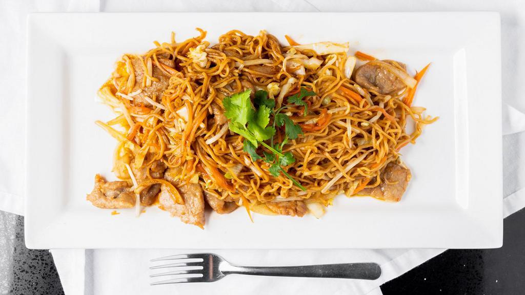 102C. Lo Mein · Egg noodle, cabbage, carrot, bean sprouts, and white onion stir-fried with house sauce. Choice of chicken, beef, tofu or shrimp.
