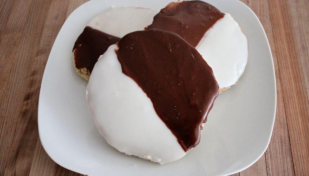 Black & White Cookie (Ea.) · A classic in its own right