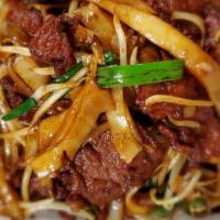 Beef Or Roast Pork With Flat Noodles · ( Dried Cook)
Chow Fun