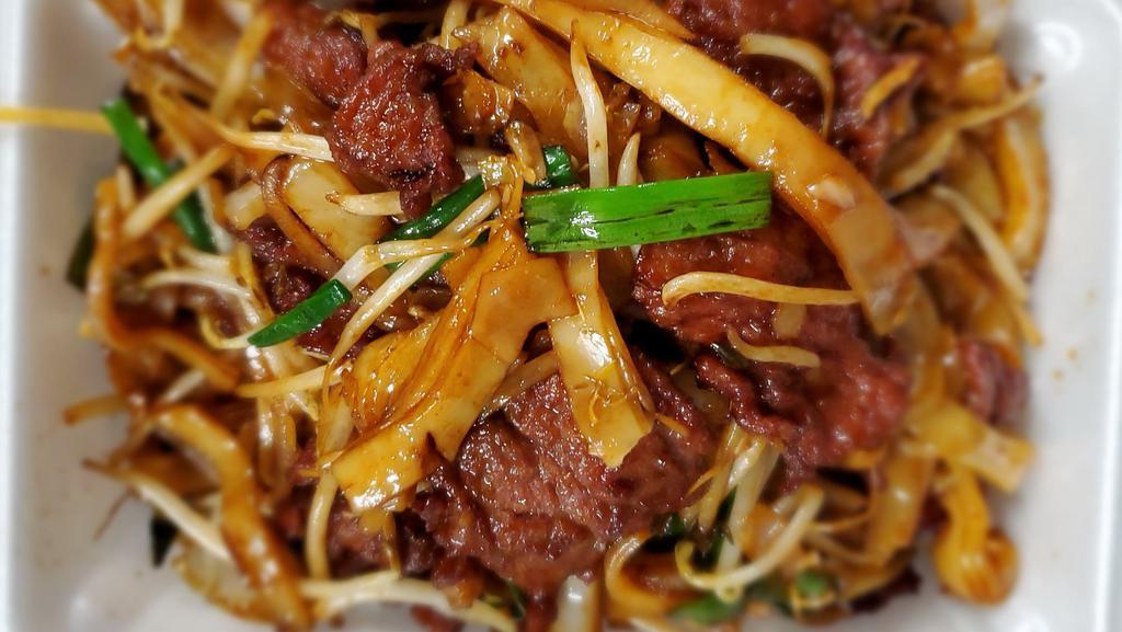 Beef Or Roast Pork With Flat Noodles · ( Dried Cook)
Chow Fun