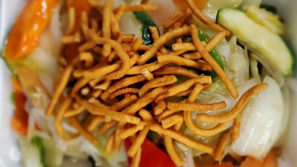 Vegetable Chow Mein (Crunchy Noodles) · American Style CRUNCHY NOODLES
Mixed veggies