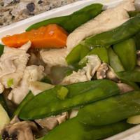 Chicken With Fresh Mushrooms & Snow Peas · Served with choice of rice, 1 choice of soup, or soda.