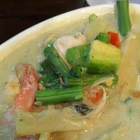 Avocado Curry · Shrimp and chicken with avocado, bell pepper, carrot, bamboo in green curry sauce.