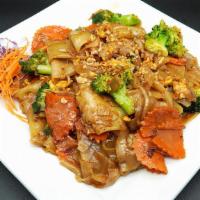 Pad See Ew · Wide rice noodles stir fried with egg, broccoli, carrots and our signature sauce.