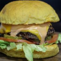 Utah Cheeseburger · American cheese, lettuce, tomato, pickle, fry sauce.