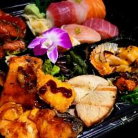 Omakase Medium Bento Box · Chef's Choice