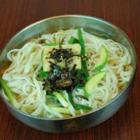 Kál-Guksu · No rice. Flat wheat noodle soup with vegetables.