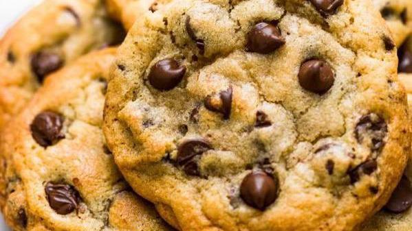 2 Chocolate Chip Cookies · 