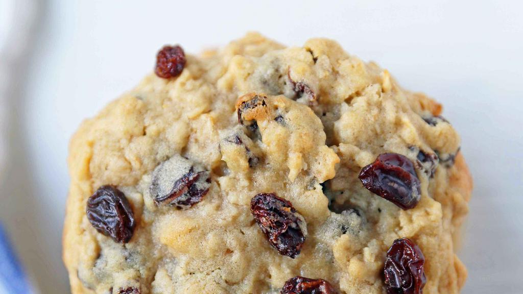 2 Oatmeal Raisin Cookies · 