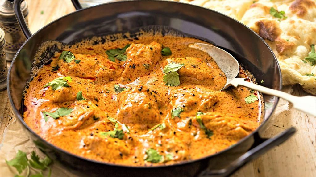 Aahaar Avocado Chicken Curry · Chicken cubes in a mildly spiced avocado, onion and cashew gravy.