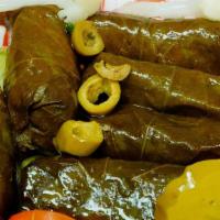 Dolma Plate · Comes with 6 pieces of dolmas