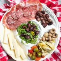 Antipasto Pulcinella · Sampling of salami, cheese, marinated vegetables