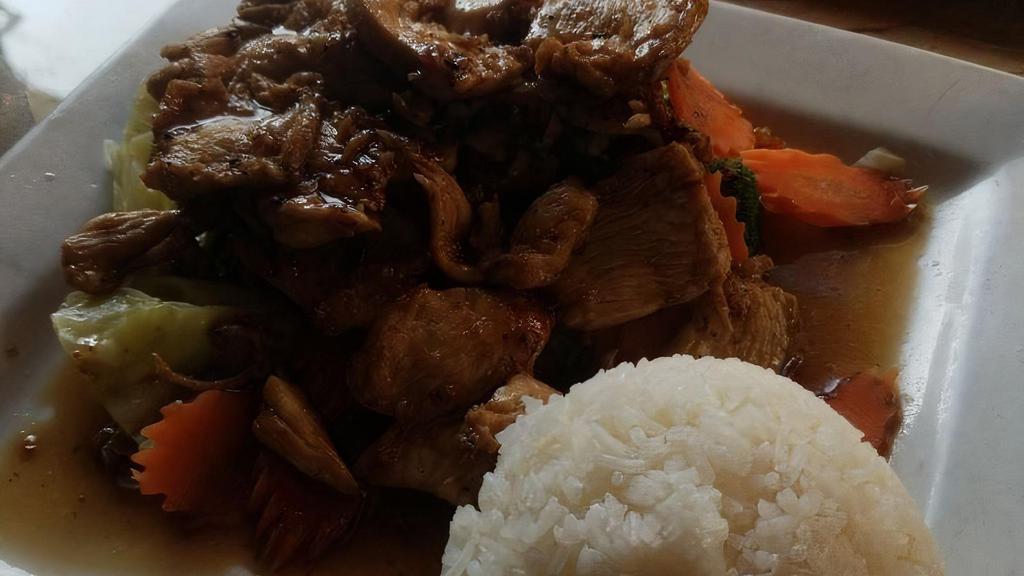 Garlic & Pepper Chicken · Delicious cuts of all natural chicken stir fried in fresh garlic and black pepper in Kinara sauce with a side of steamed vegetables and jasmine white rice.
