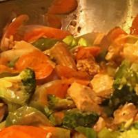 Chicken Tawa Fry · CHICKEN SAUTEE WITH ONIONS, BROCCOLI, CABBABE, CARROTS AND CHEF'S SECRET RECIPES.
