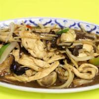 Ginger Chicken · Sautéed chicken with mushrooms, black mushrooms, bell peppers, onion and ginger.