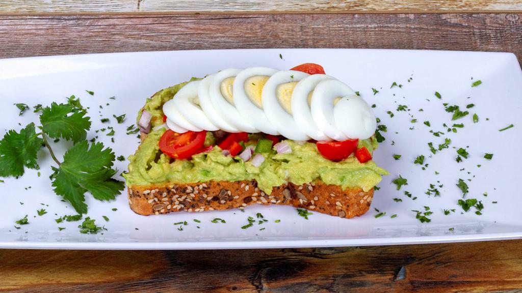 Green Rise Breakfast · 9-Grain Whole Wheat Toast Avocado, Red Onions, Cherry Tomatoes, Green and Red Bell Pepper topped with Hard Egg. (690cal 53protein 28carb 41fat) 
Vegetarian Friendly